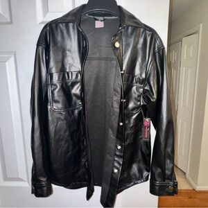 No Boundaries Women's XS Black Faux Leather Button-Up Shacket Jacket TopCollard